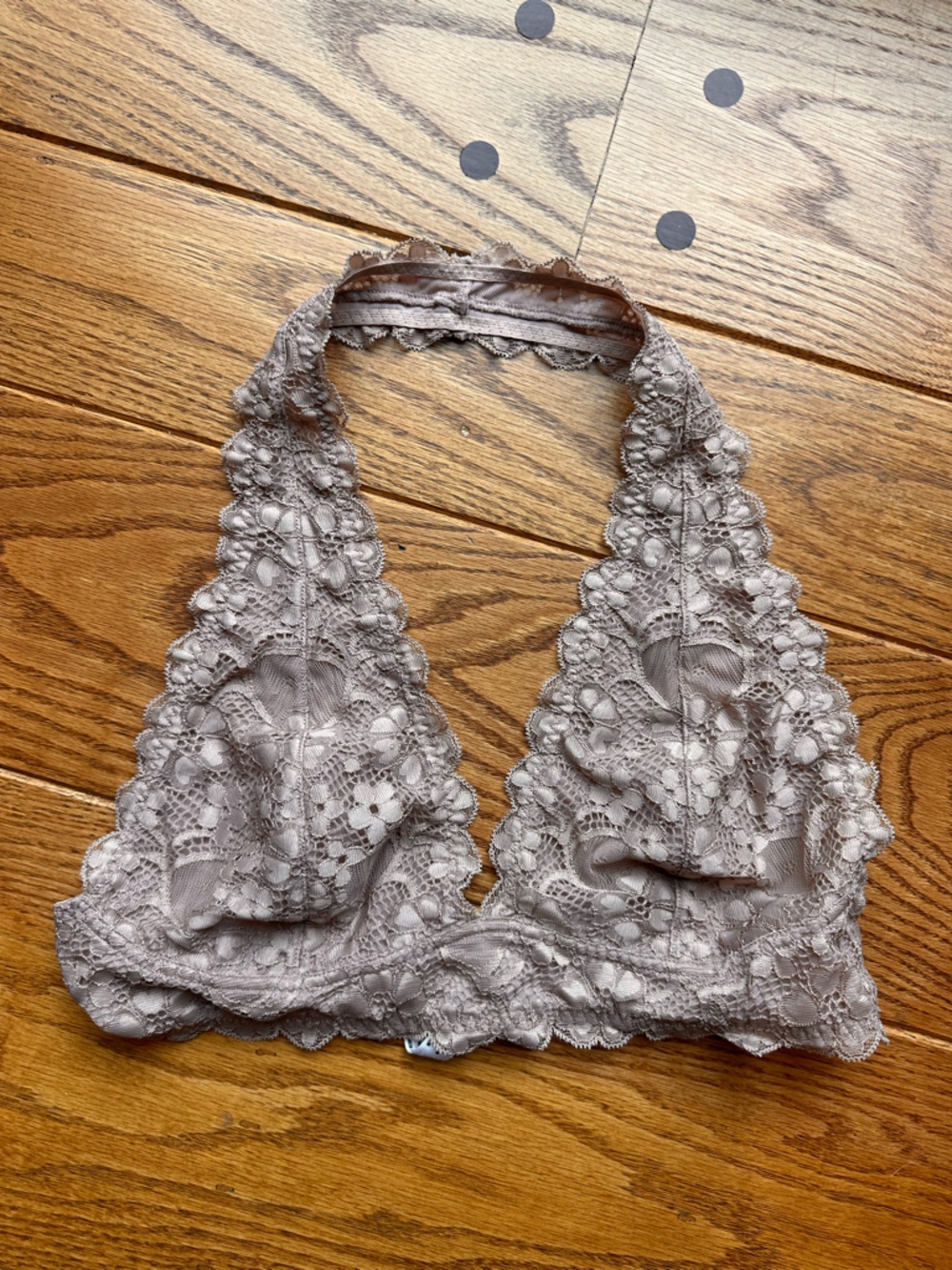 Scalloped Lace Halter Bralette in Taupe